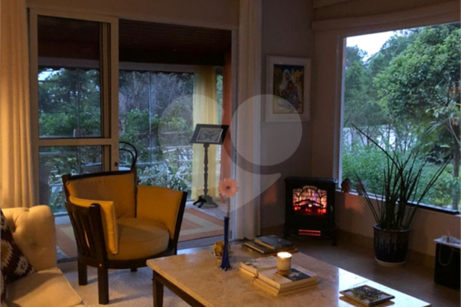 Casa Térrea à venda com 4 quartos, sendo 1 suíte, em Roseira, Mairiporã, SP