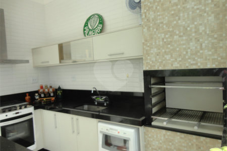 Casa à venda com 3 quartos, sendo 2 suítes, no condomínio Águas da Serra, Valinhos - SP