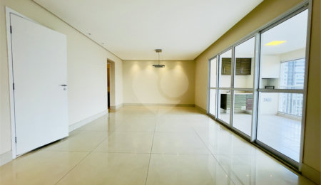 Apartamento à venda com 3 quartos, sendo 4 suítes,  no Centro, São Bernardo do Campo, SP