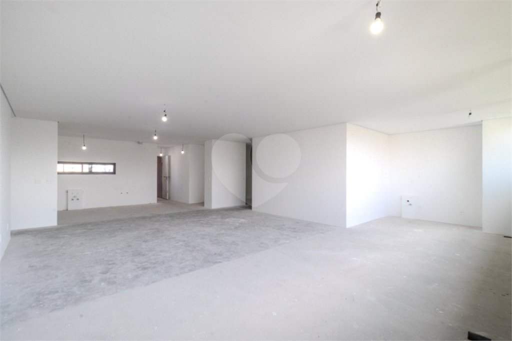 Apartamento à venda com 3 suítes em Campo Belo, São Paulo, SP