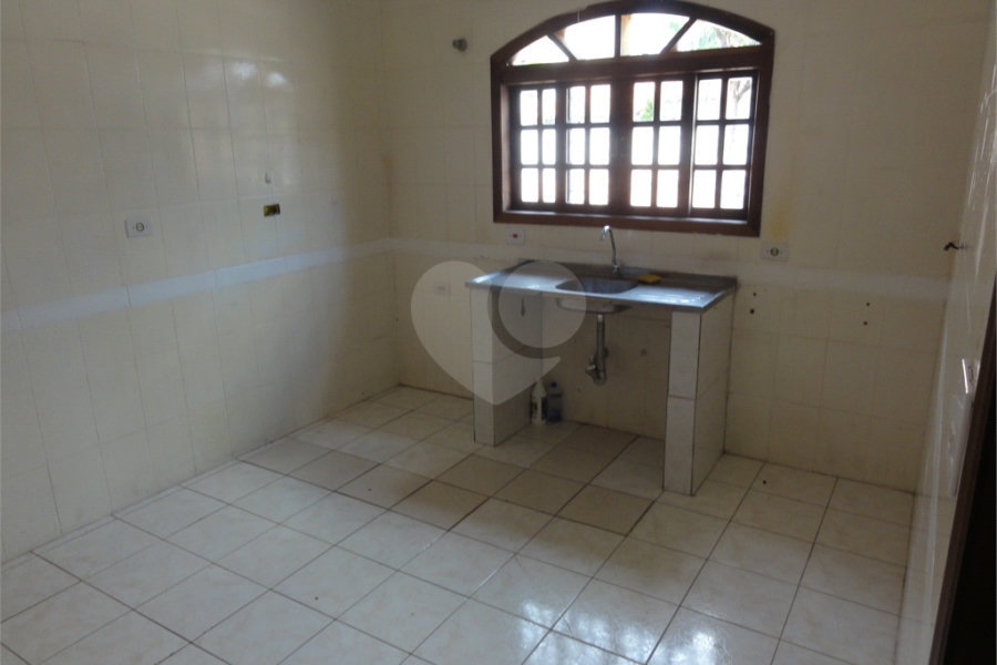 Casa Térrea à venda ou para alugar com 4 quartos em Jardim Floresta, São Paulo, SP