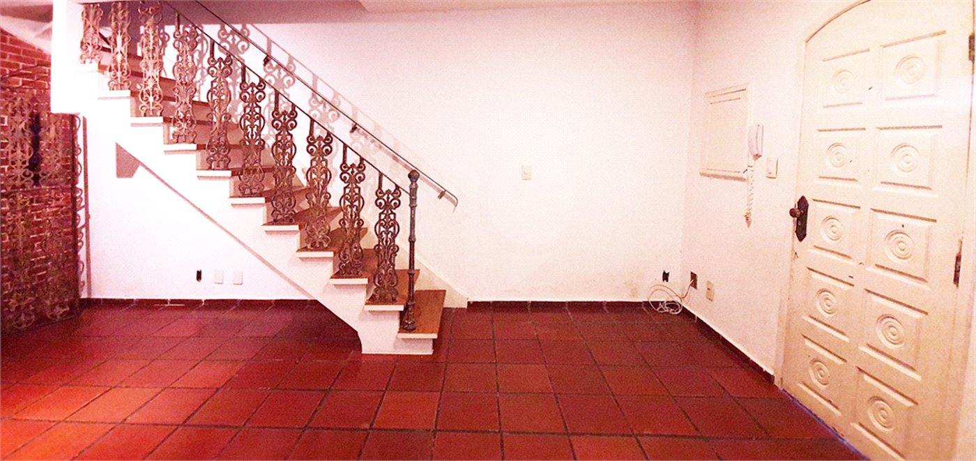 Casa à venda com 3 quartos, sendo 1 suíte,  no condomínio Ministro Jesuíno Cardoso 504, São Paulo - SP