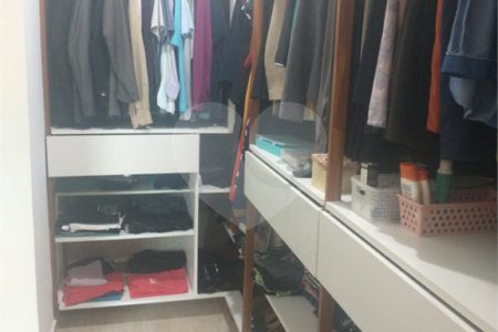 Sobrado à venda com 3 quartos, sendo 1 suíte,  em Jardim Universo, Mogi das Cruzes, SP