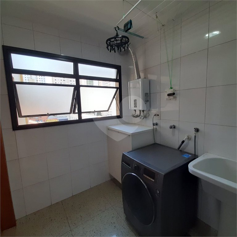 Apartamento à venda com 3 quartos, sendo 1 suíte, em Campo Belo, São Paulo, SP