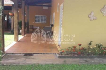 Chácara com 2.400m²