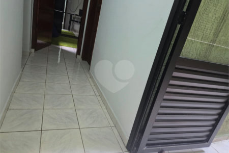 Casa à venda com 4 quartos, sendo 1 suíte, em Vila Paulo Silas, São Paulo, SP