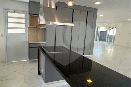 Casa à venda com 4 suítes em Jardim Paulista, Atibaia, SP