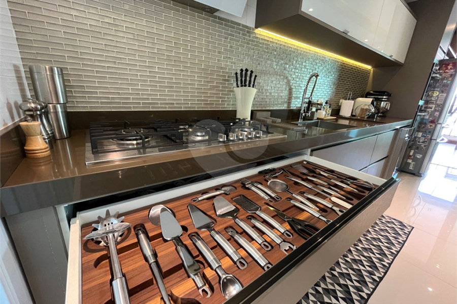 Apartamento à venda com 3 suítes em Santa Teresinha, São Paulo, SP