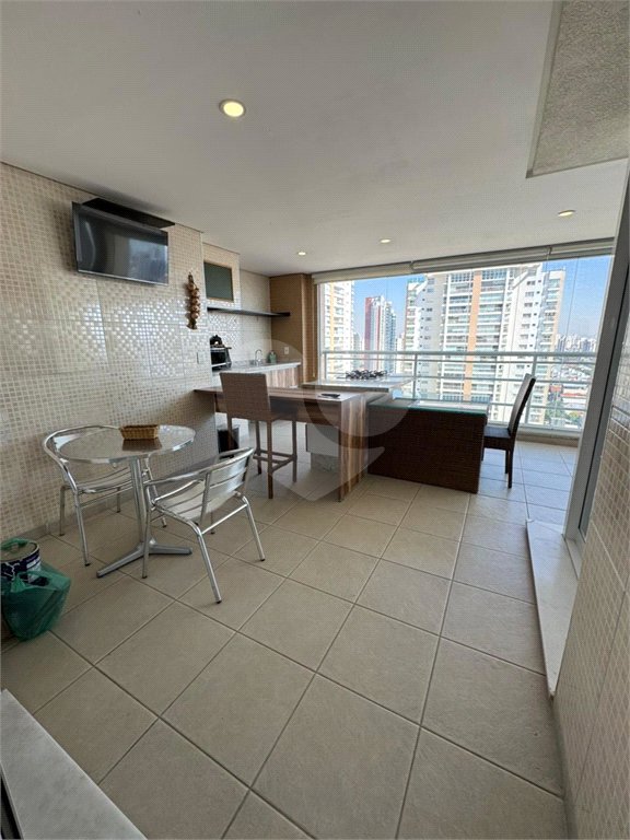 Apartamento para alugar com 4 quartos, sendo 3 suítes,  em Vila Gomes Cardim, São Paulo, SP
