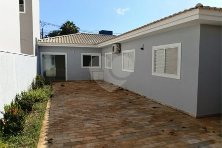 Casa à venda com 3 quartos, sendo 1 suíte,  no condomínio Residencial Eldorado, São Carlos - SP
