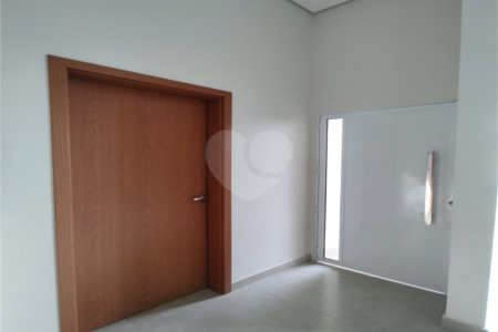Casa à venda com 3 quartos, sendo 1 suíte,  no condomínio Atibaia Park 1, Atibaia - SP