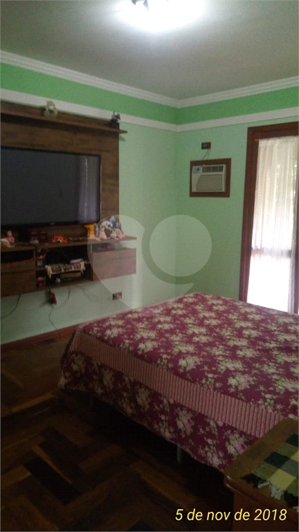 Sobrado à venda com 5 quartos, sendo 1 suíte, em Serra da Cantareira, Mairiporã, SP