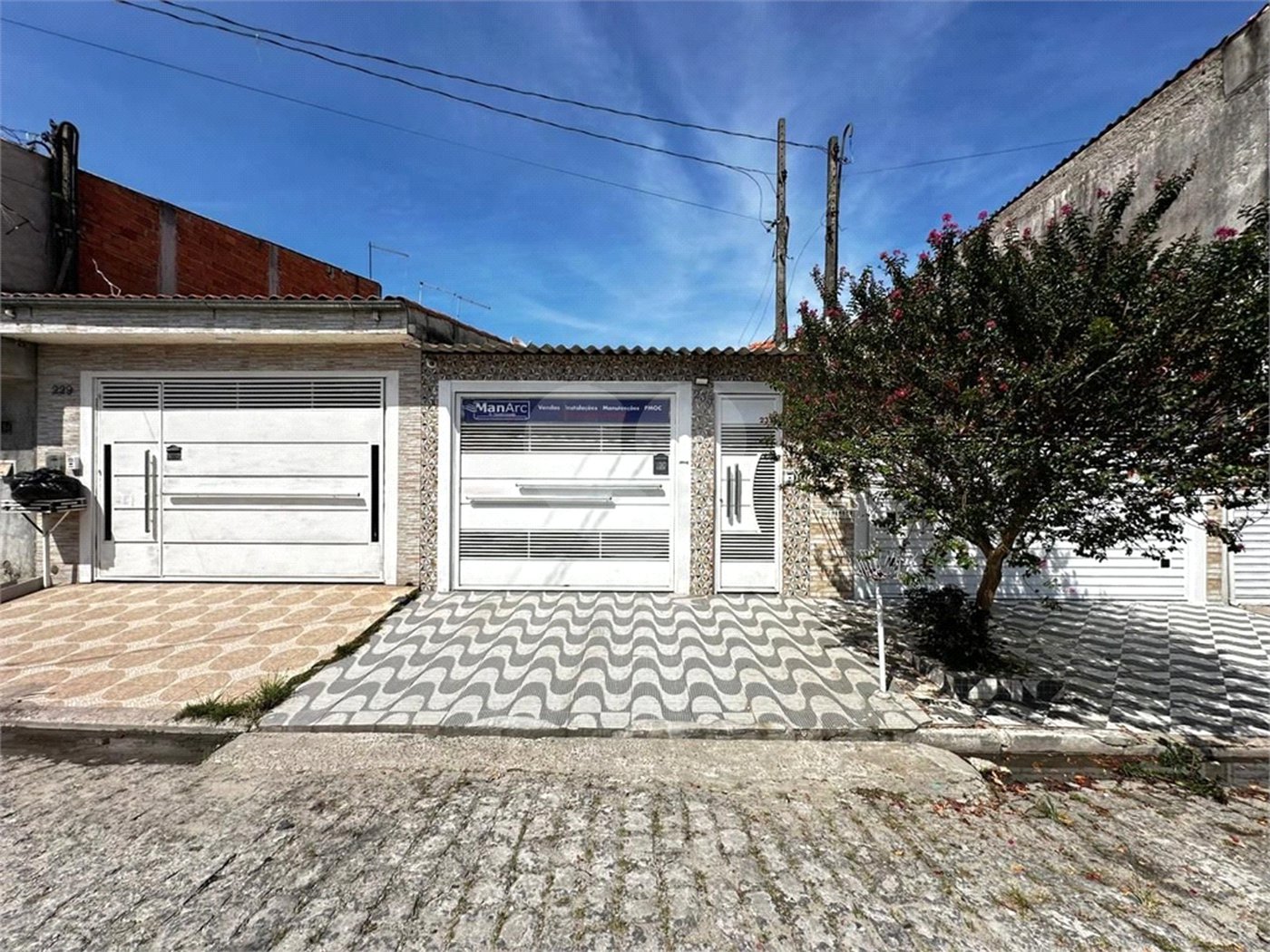 Sobrado à venda com 3 quartos em Jardim Suzanópolis, Suzano, SP
