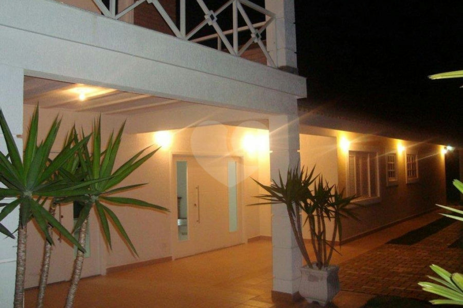 Casa à venda com 4 quartos, sendo 3 suítes, em Recreio Campo Verde, Ibiúna, SP