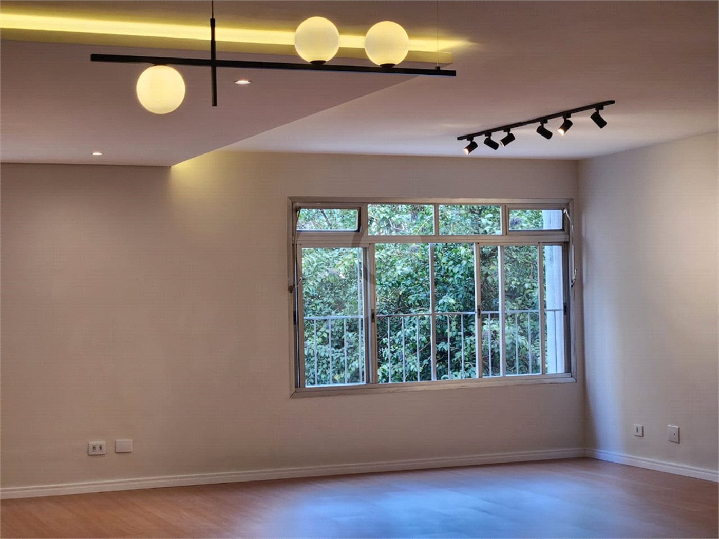 Apartamento à venda com 4 quartos, sendo 1 suíte,  em Pinheiros, São Paulo, SP