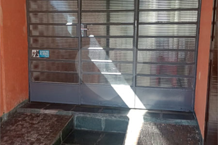 Casa à venda com 3 quartos, sendo 1 suíte,  no Centro, Mogi das Cruzes, SP