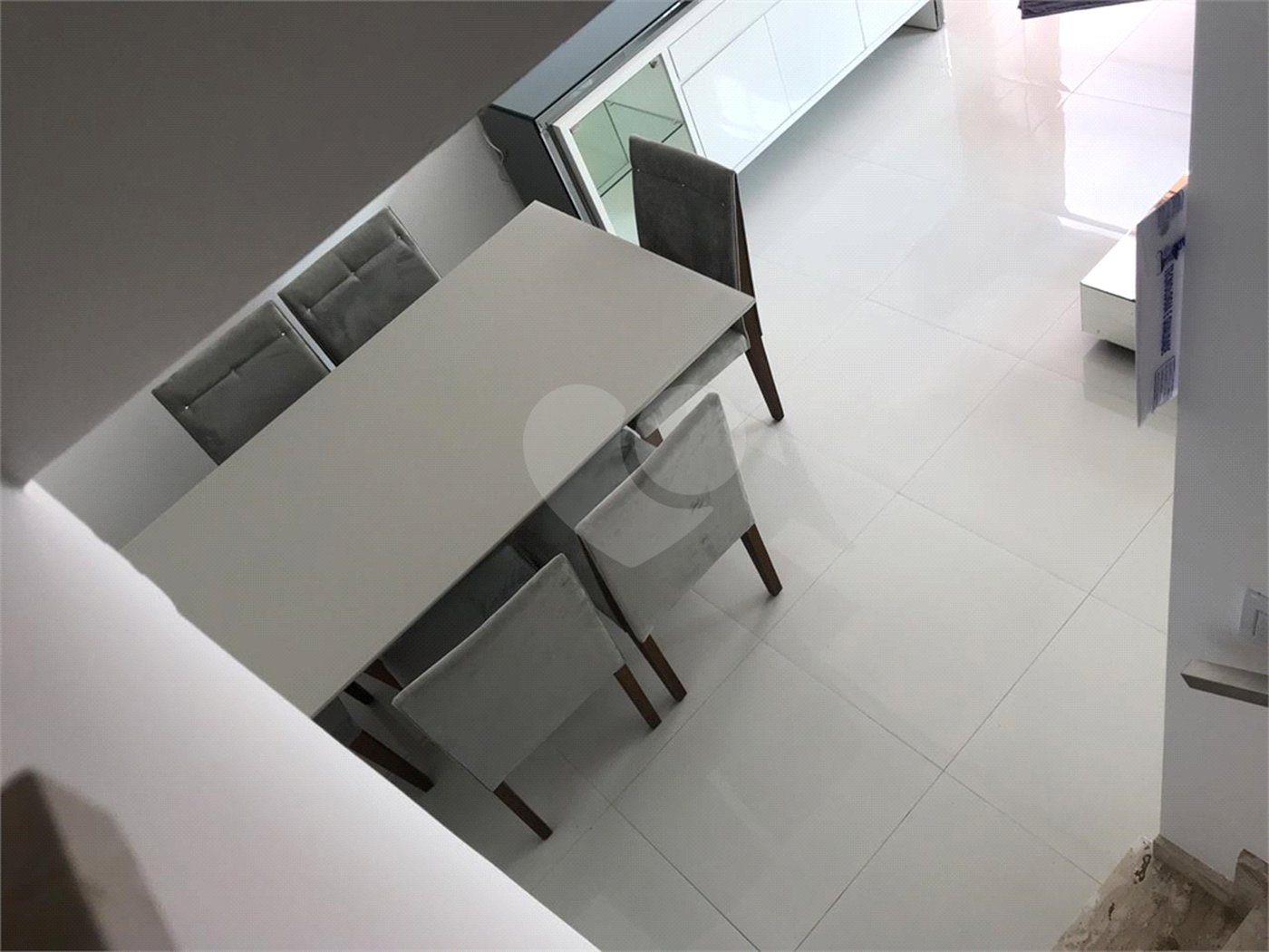 Casa à venda com 3 quartos, sendo 1 suíte, no condomínio Parque Vitória, São Paulo - SP