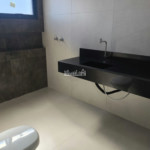 Casa à venda com 5 quartos, sendo 3 suítes, no condomínio Figueira Garden, Atibaia - SP