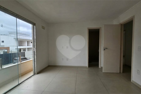 Casa à venda com 4 quartos, sendo 3 suítes, no condomínio Grand Park, Rio de Janeiro - RJ