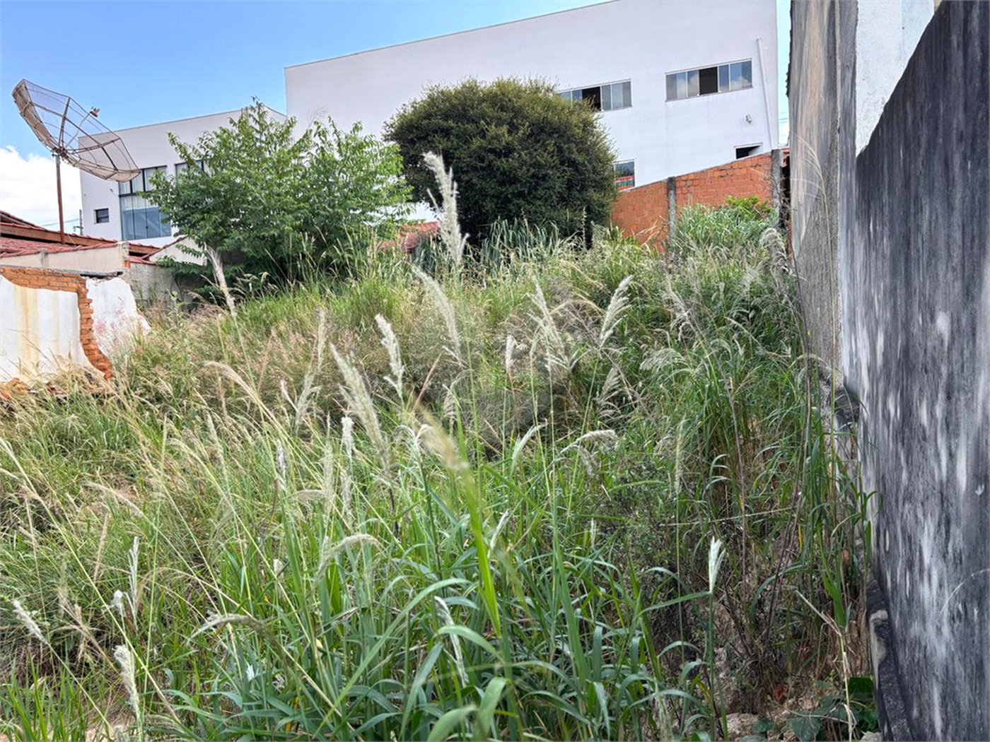 Terreno à venda em Jardim Bandeirantes, Salto, SP