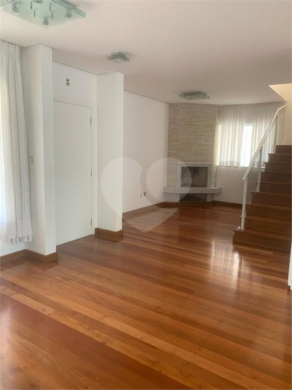 Casa à venda com 3 suítes no condomínio Villaggio Belvedere, São Paulo - SP
