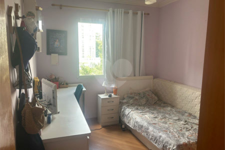 Apartamento à venda com 3 quartos, sendo 1 suíte,  em Vila Andrade, São Paulo, SP