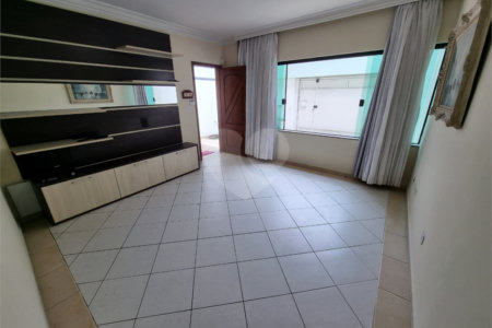 Casa à venda ou para alugar com 3 quartos, sendo 1 suíte,  em Bosque da Saúde, São Paulo, SP
