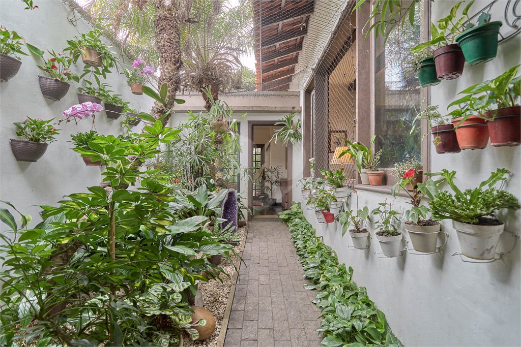 Casa à venda com 4 suítes em Granja Julieta, São Paulo, SP