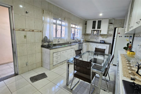 Casa à venda com 2 quartos, sendo 1 suíte, em Jaguaribe, Osasco, SP
