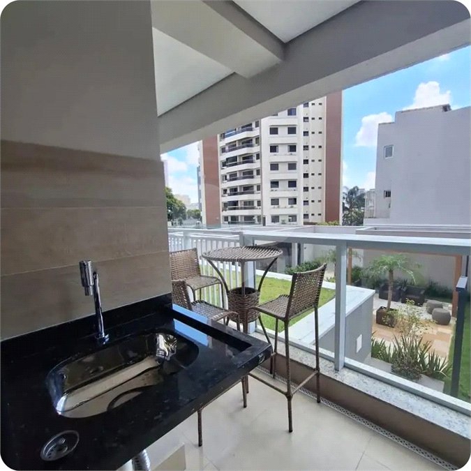 Apartamento com uma suíte para locação ao lado do Shopping Metrô Tatuapé. SP