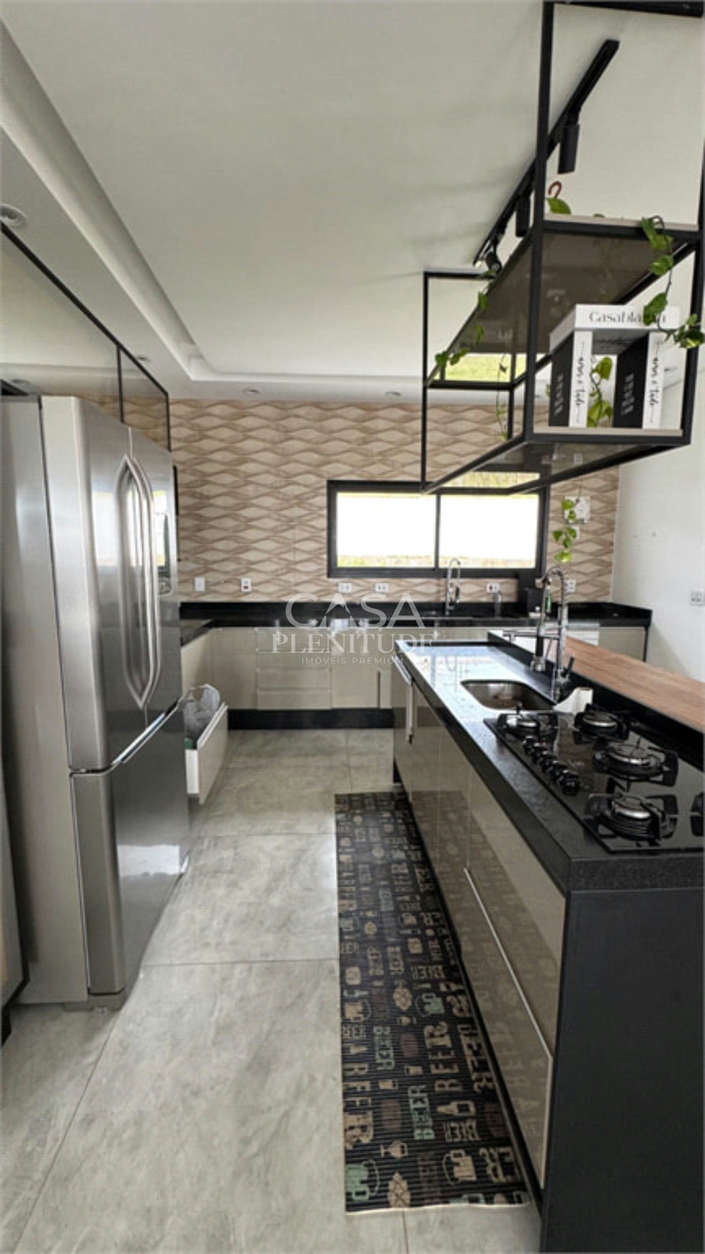 Casa em condomínio à venda ou para alugar com 5 quartos, sendo 3 suítes, no Centro, Piedade, SP