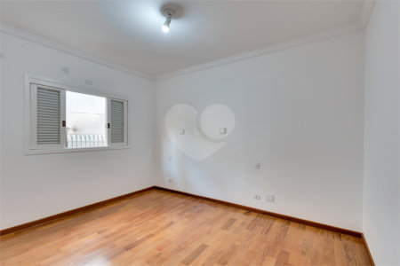 Casa para alugar com 4 quartos, sendo 2 suítes, no condomínio Cassiano Ricardo, São Paulo - SP