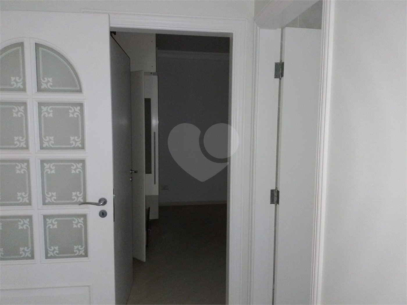 Casa à venda com 4 quartos, sendo 2 suítes,  em Vila Santista, Atibaia, SP
