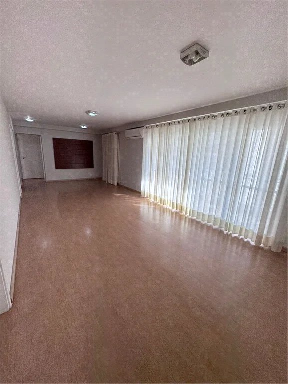 Apartamento para alugar com 3 quartos, sendo 1 suíte, em Pinheiros, São Paulo, SP