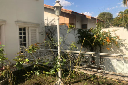 Casa à venda com 4 suítes em Caxingui, São Paulo, SP