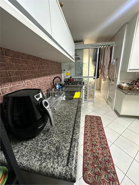 Casa à venda com 3 quartos, sendo 2 suítes, no condomínio Townhouse Village Morumbi, São Paulo - SP