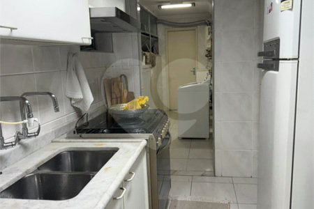 Apartamento à venda com 3 quartos, sendo 1 suíte, em Santa Cecília, São Paulo, SP