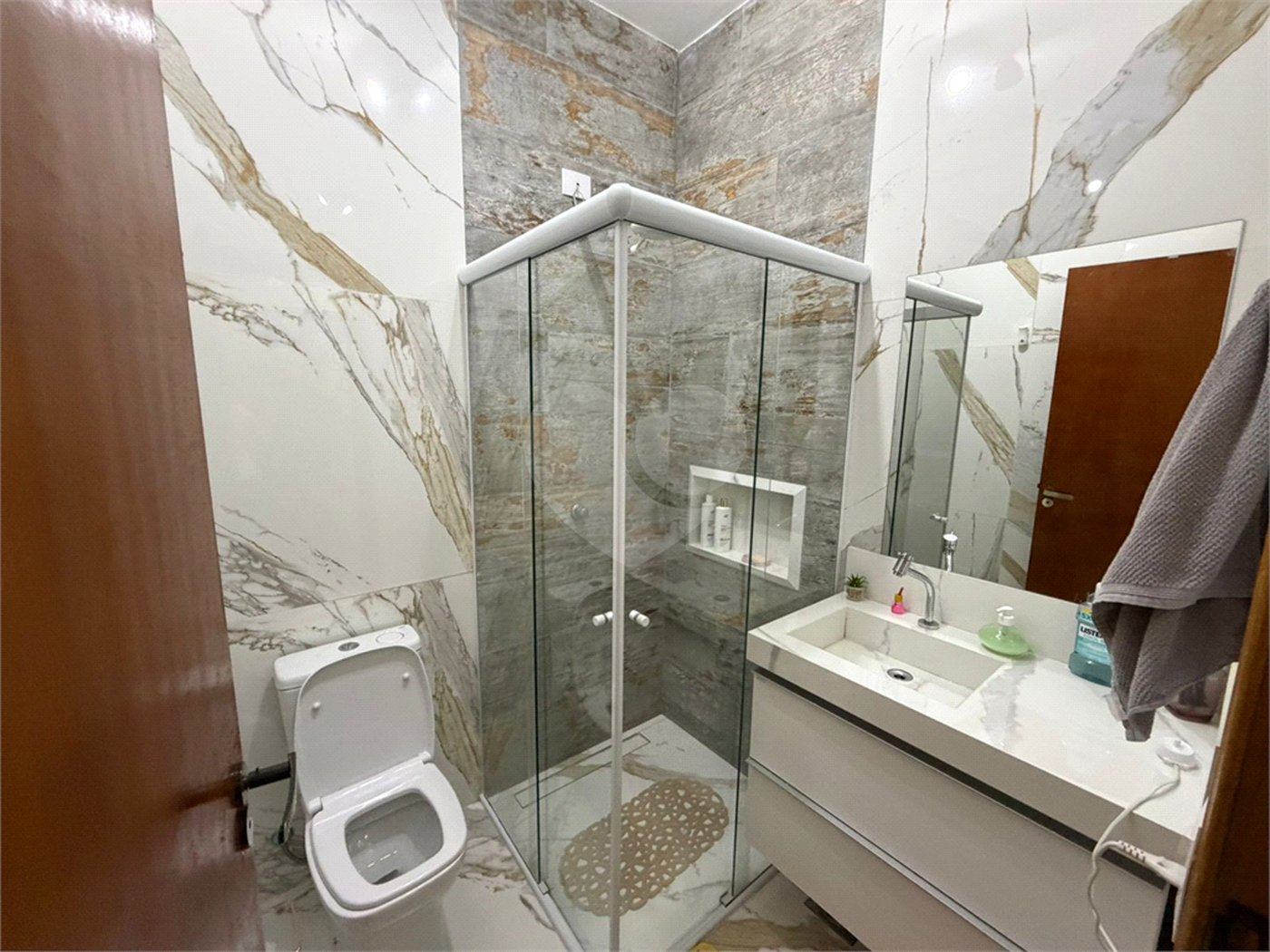 Sobrado à venda com 4 quartos, sendo 2 suítes, em Vila Medeiros, São Paulo, SP
