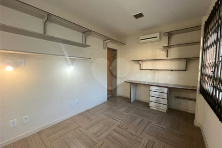 Casa à venda com 2 quartos, sendo 1 suíte, no condomínio Residencial Vale das Palmeiras, Rio de Janeiro - RJ
