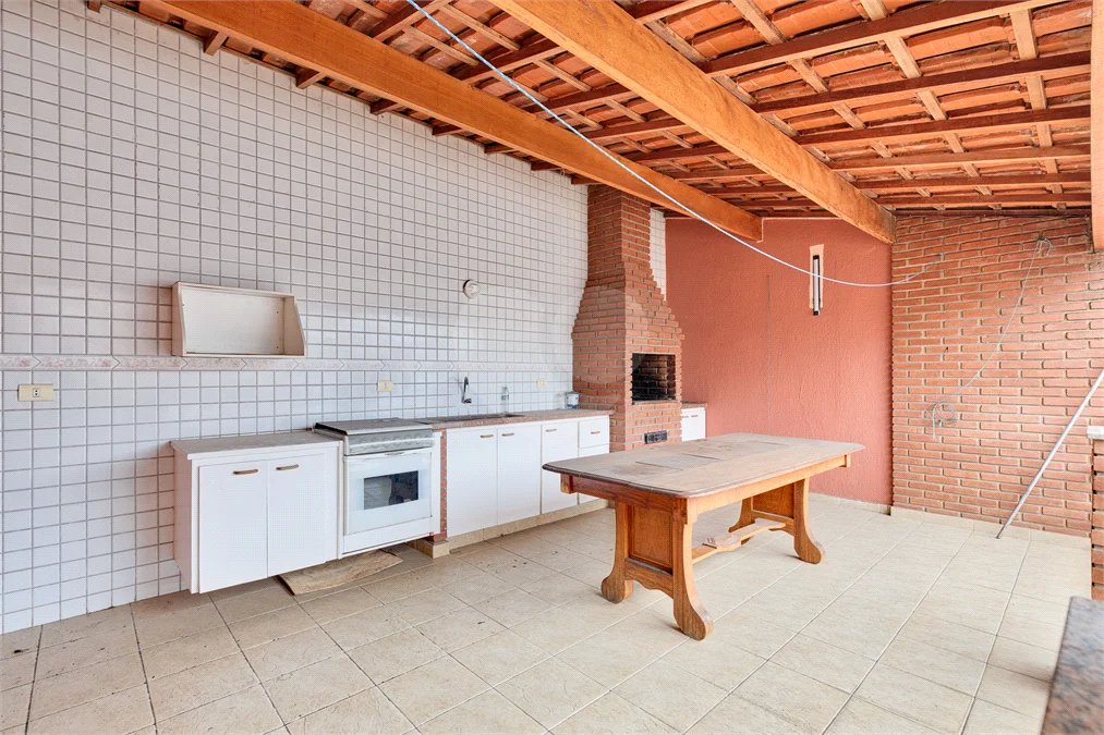 Sobrado à venda com 4 quartos, sendo 1 suíte, em Interlagos, São Paulo, SP
