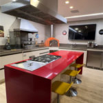 Casa à venda com 4 suítes no condomínio Villaggio Houda, São Paulo - SP
