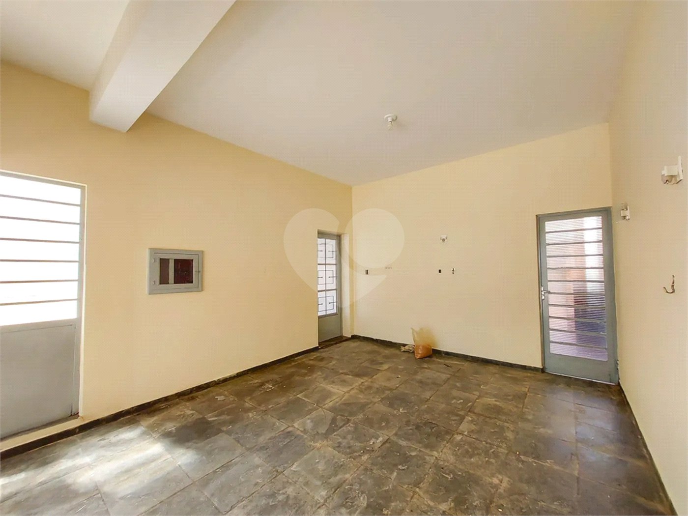 Casa à venda ou para alugar com 6 quartos, sendo 2 suítes, em Jardim Itália, Itapetininga, SP