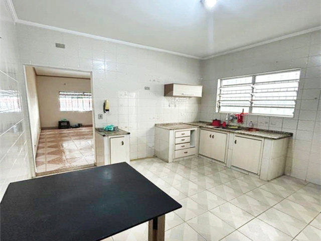 Sobrado à venda com 3 quartos, sendo 1 suíte,  em Jardim Peri, São Paulo, SP