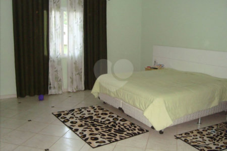 Casa à venda com 6 quartos, sendo 4 suítes,  no condomínio Monte Belo, Salto - SP