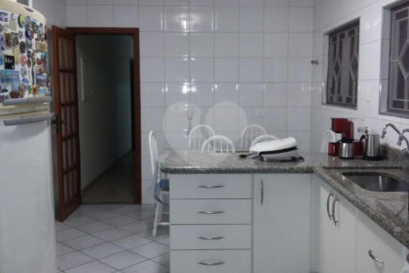 Sobrado à venda com 3 suítes em Chora Menino, São Paulo, SP