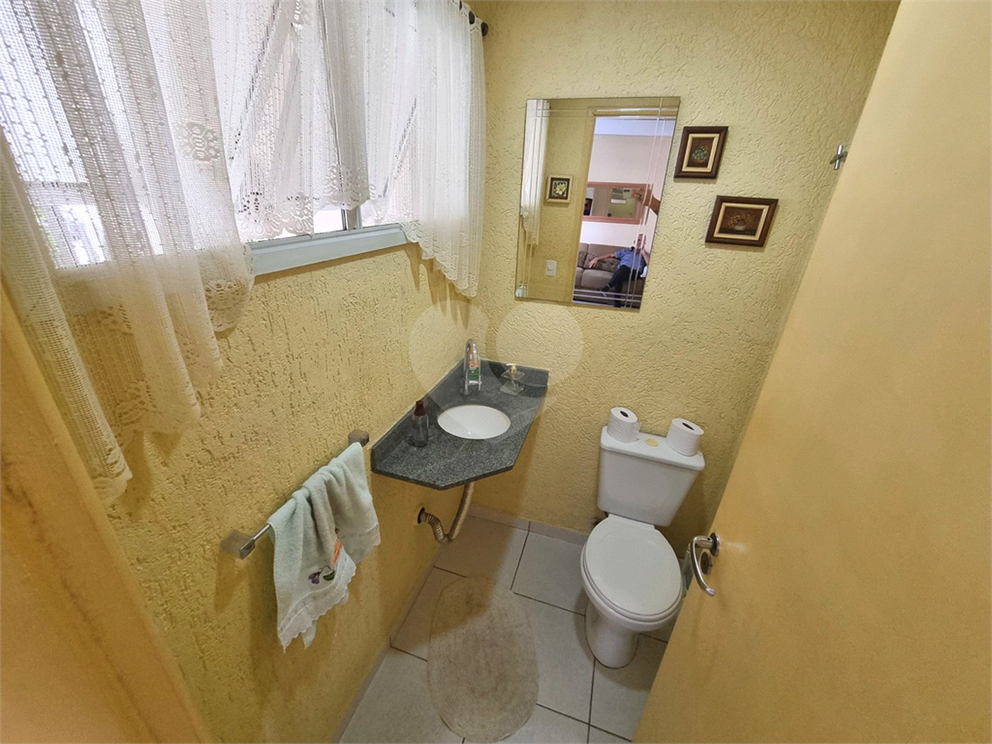 Casa à venda com 3 quartos, sendo 1 suíte, no condomínio Village St. Louis, São Paulo - SP