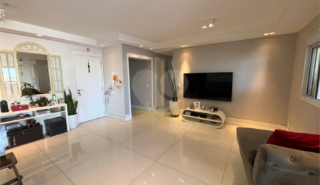 Apartamento à venda com 3 quartos, sendo 1 suíte,  em Santo Amaro, São Paulo, SP
