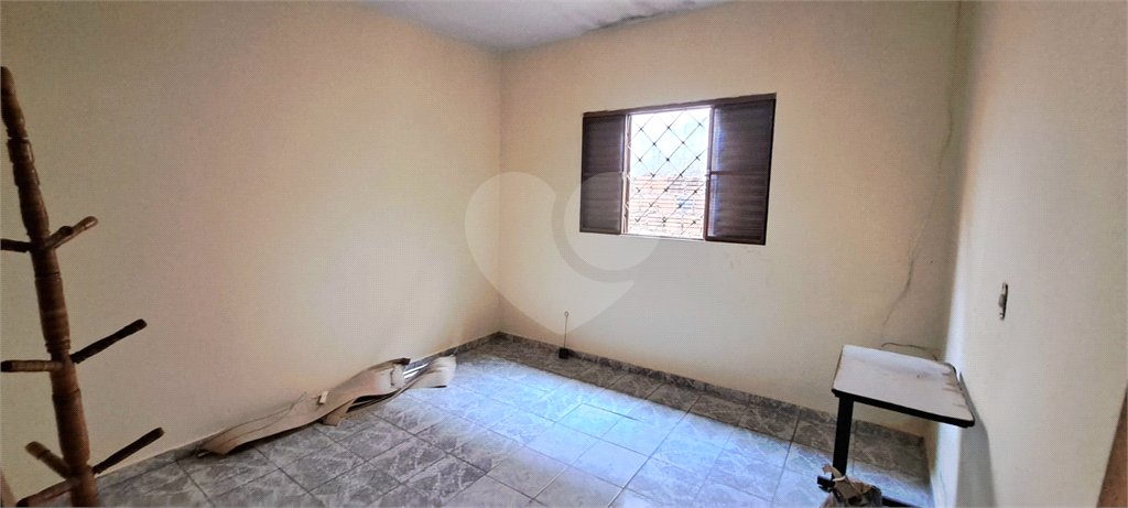 Casa ampla em bairro tranquilo – excelente oportunidade para morar ou investir!