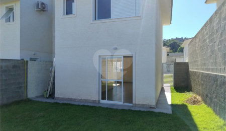 Casa para alugar com 3 quartos, sendo 1 suíte, no condomínio Vila Quinta dos Manacás, Vinhedo - SP