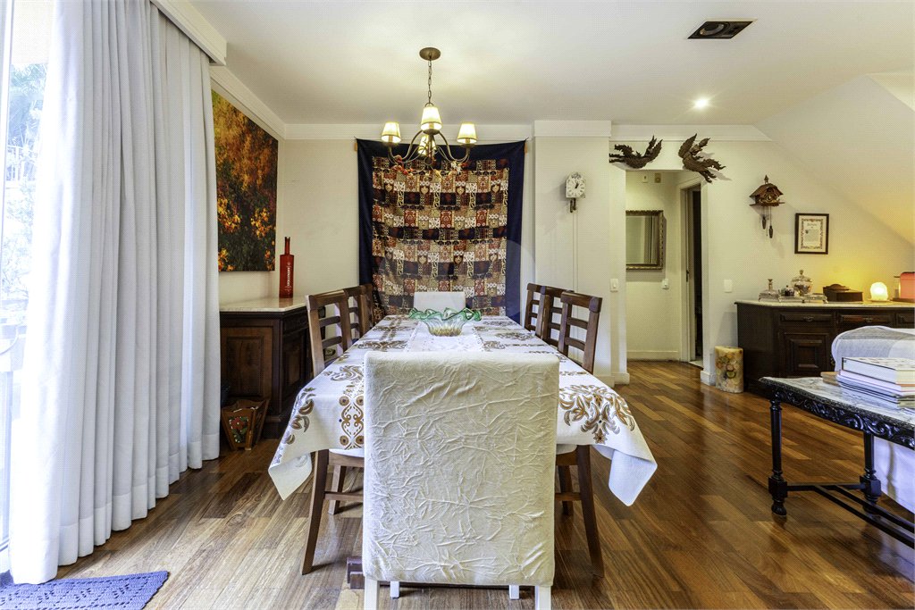 Duplex para alugar com 4 quartos, sendo 3 suítes, em Alto de Pinheiros, São Paulo, SP